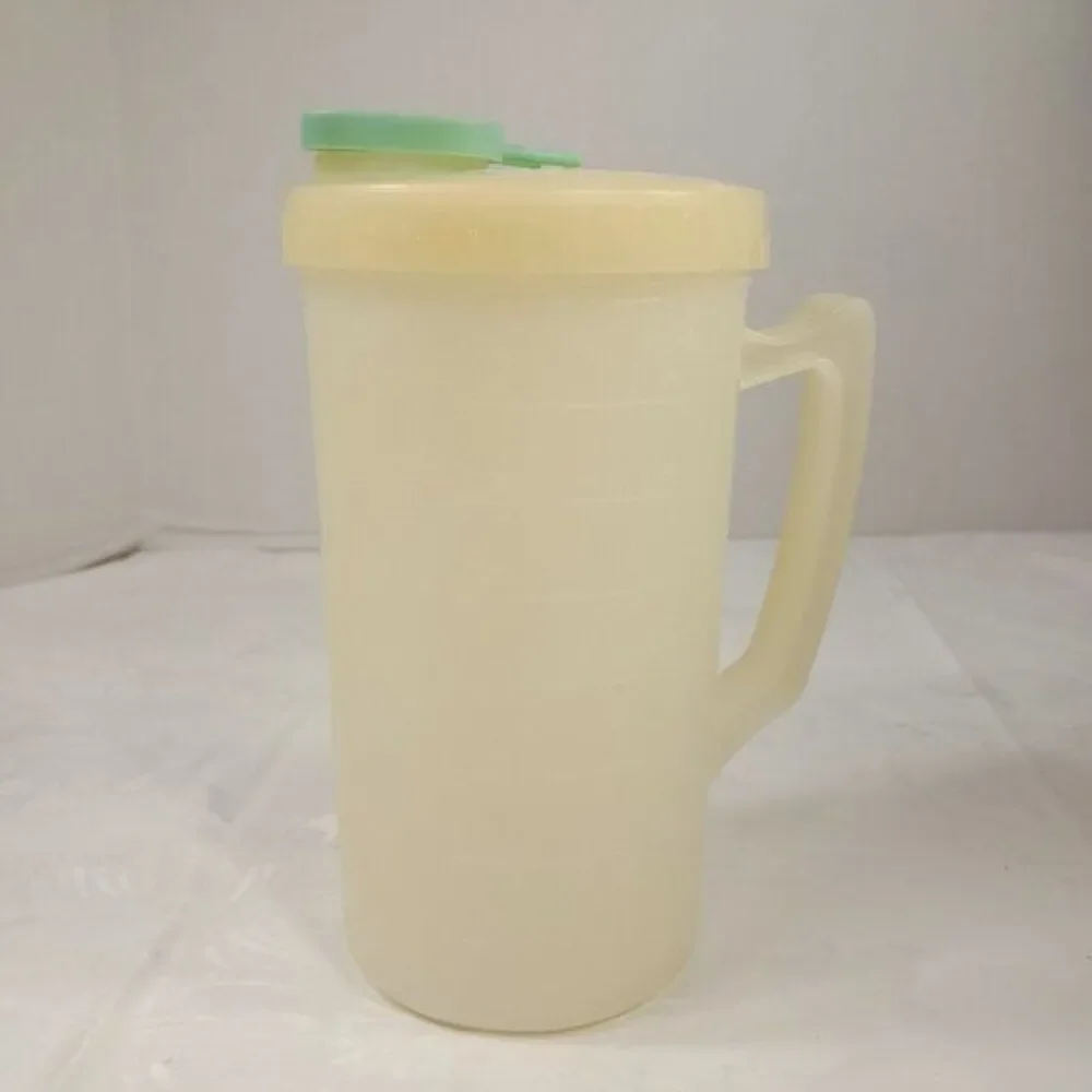 Vintage Republic Freezette Measuring Cup Pitcher Pour Lid 2 Cup‎ pour shake stir